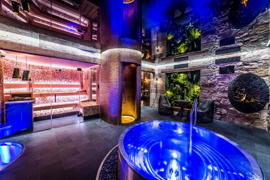 RESORT KOVÁRNA - Frýdštejn - stylové ubytování, luxusní wellness, zážitková restaurace room 2