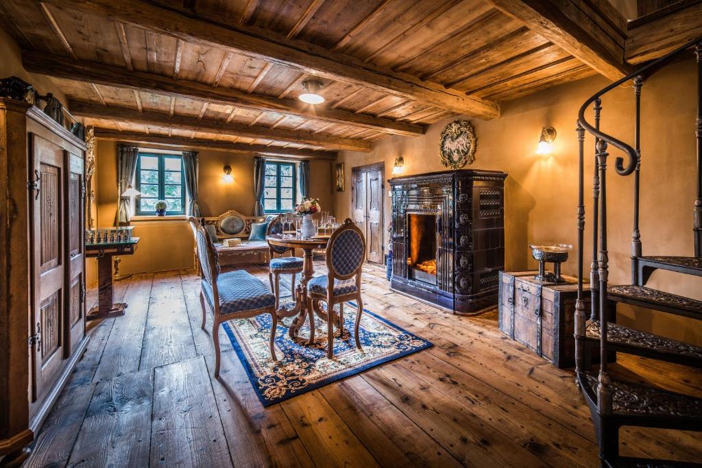 RESORT KOVÁRNA - Frýdštejn - stylové ubytování, luxusní wellness, zážitková restaurace room 3
